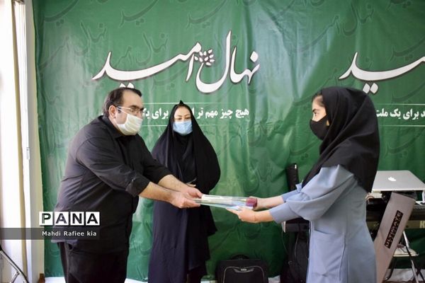 تبریک دانش آموزان خبرنگار خبرگزاری پانا، به مناسبت روز خبرنگار  به خبرنگاران  آذربایجان شرقی