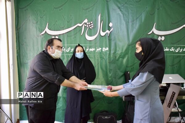 تبریک دانش آموزان خبرنگار خبرگزاری پانا، به مناسبت روز خبرنگار  به خبرنگاران  آذربایجان شرقی