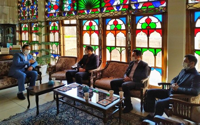 رفع موانع و چالش های اقتصادی هنرمندان صنایع دستی آذربایجان شرقی با مشارکت و همیاری بانک رسالت