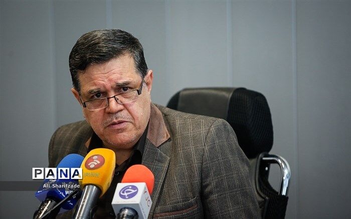 تربیت معلم شش ساحتی ازطریق تولیدات الکترونیکی در بخش‌های مختلف دانشگاه فرهنگیان