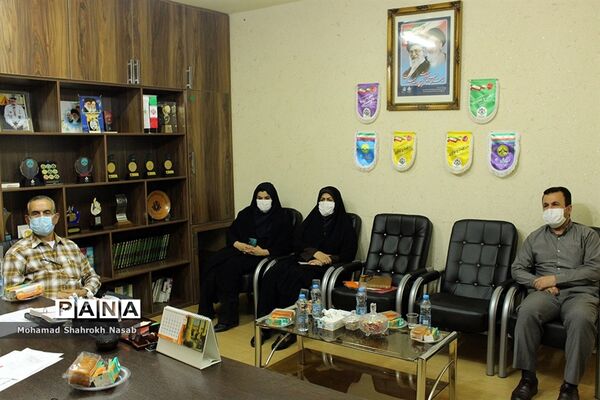 نشست هم‌اندیشی مدیرسازمان دانش‌آموزی خوزستان با مربیان پیشکسوت تشکیلاتی