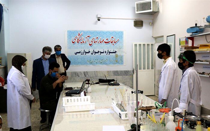 رقابت دانش آموزان فیروزه ای در جشنواره نوجوان خوارزمی