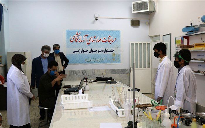 رقابت دانش آموزان فیروزه ای در جشنواره نوجوان خوارزمی