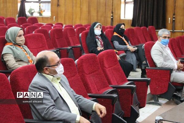 تجلیل از دانش‌آموزان پیشتاز فعال کهگیلویه و بویراحمد در عرصه فضای مجازی و شبکه شاد
