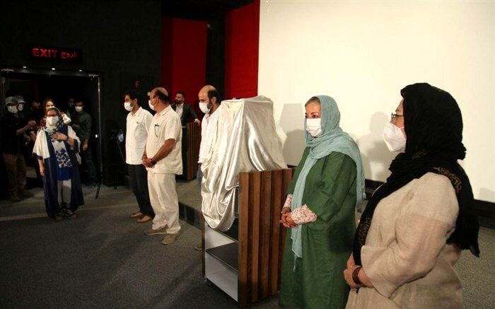 رخشان بنی‌اعتماد: سینما در کنار وجوه هنری در جوامعی مثل ما کارکردهایی دیگری نیز دارد