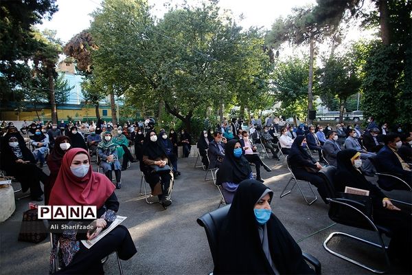 آیین تجلیل از معلمان و عوامل برنامه مدرسه تلویزیونی ایران