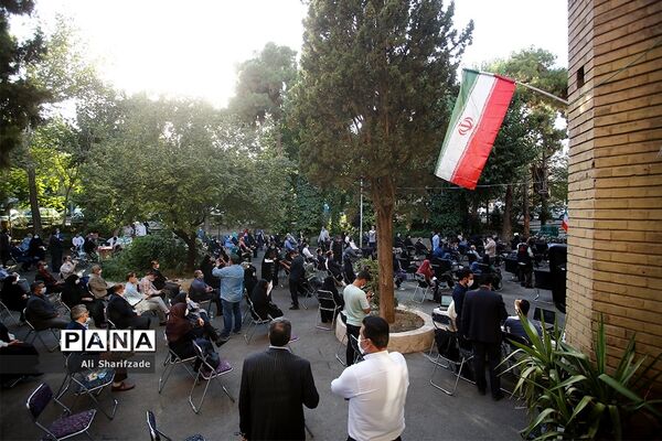 آیین تجلیل از معلمان و عوامل برنامه مدرسه تلویزیونی ایران
