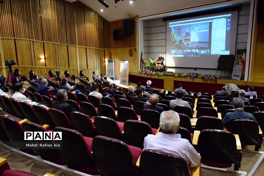 برگزارى مراسم روز پزشک جهت قدردانى از پزشکان فعال بخش‌هاى کرونایى آذربایجان شرقى