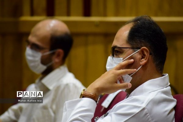 برگزارى مراسم روز پزشک جهت قدردانى از پزشکان فعال بخش‌هاى کرونایى آذربایجان شرقى