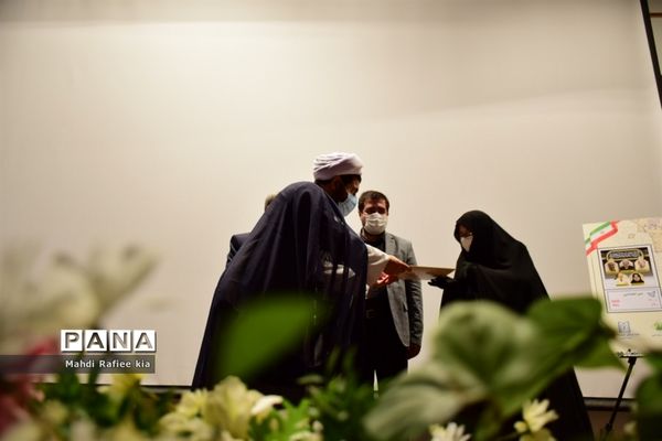 برگزارى مراسم روز پزشک جهت قدردانى از پزشکان فعال بخش‌هاى کرونایى آذربایجان شرقى