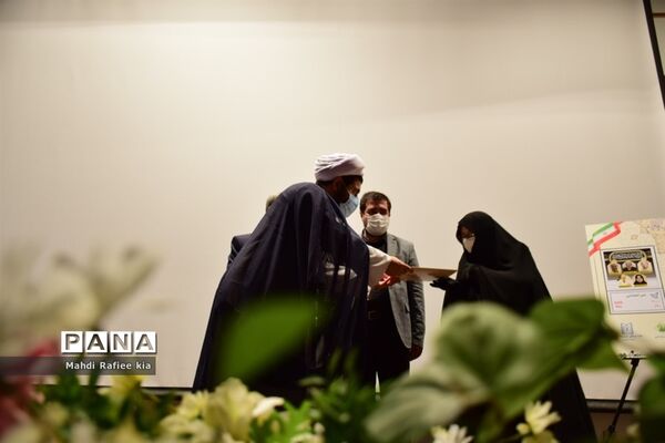 برگزارى مراسم روز پزشک جهت قدردانى از پزشکان فعال بخش‌هاى کرونایى آذربایجان شرقى