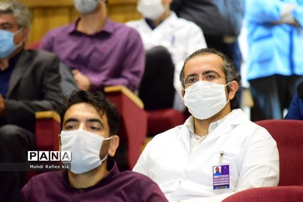 برگزارى مراسم روز پزشک جهت قدردانى از پزشکان فعال بخش‌هاى کرونایى آذربایجان شرقى