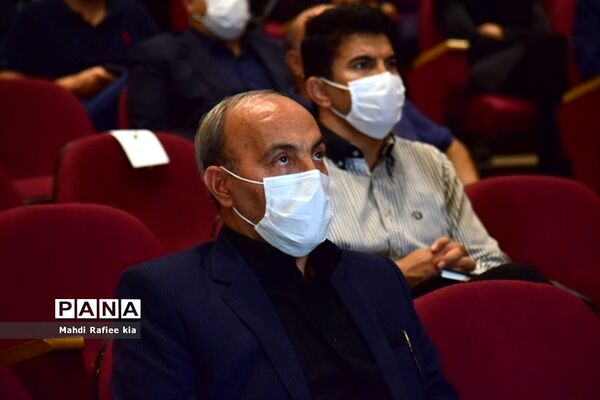 برگزارى مراسم روز پزشک جهت قدردانى از پزشکان فعال بخش‌هاى کرونایى آذربایجان شرقى