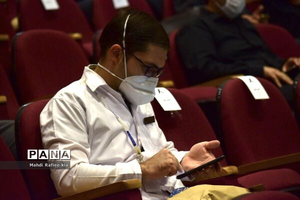 برگزارى مراسم روز پزشک جهت قدردانى از پزشکان فعال بخش‌هاى کرونایى آذربایجان شرقى
