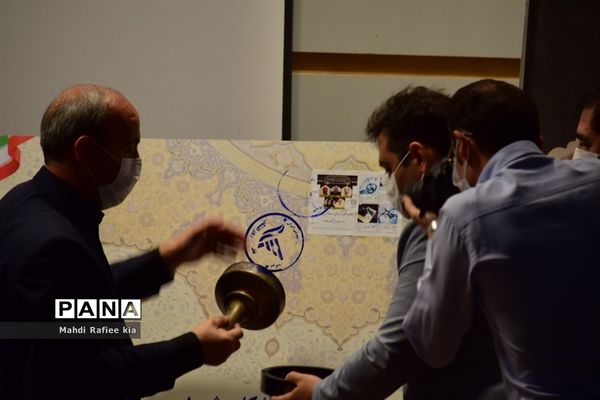 برگزارى مراسم روز پزشک جهت قدردانى از پزشکان فعال بخش‌هاى کرونایى آذربایجان شرقى