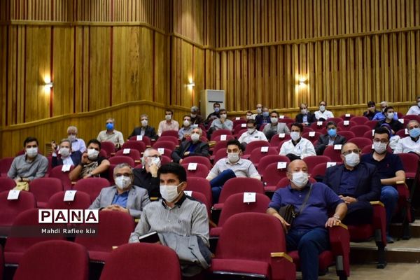 برگزارى مراسم روز پزشک جهت قدردانى از پزشکان فعال بخش‌هاى کرونایى آذربایجان شرقى