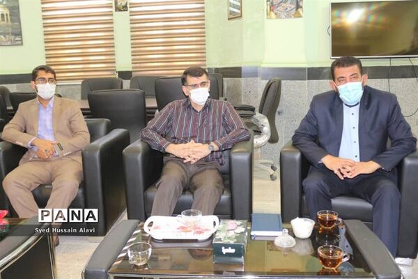 تجلیل و تقدیر از طلایه داران تربیت آموزش و پرورش دشتی