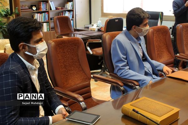 دیدار نمایندگان مجلس دانش‌آموزی مازندران با استاندار