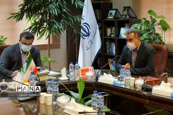 دیدار نمایندگان مجلس دانش‌آموزی مازندران با استاندار