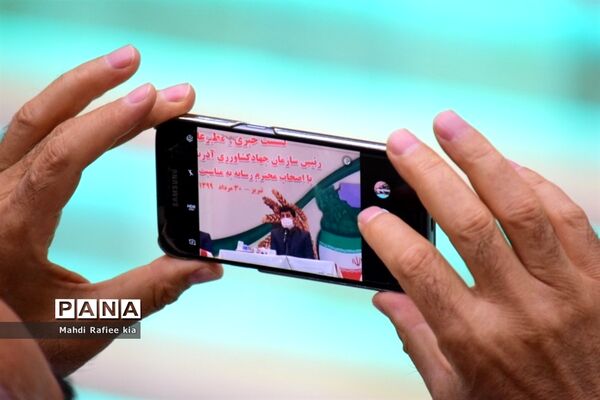 برگزارى نشست خبرى و مطبوعاتى رئیس سازمان جهاد کشاورزى آذربایجان شرقى با اصحاب رسانه به مناسبت هفته دولت