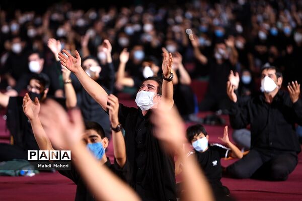 شب سوم محرم در هیئت ریحانه‌الحسین