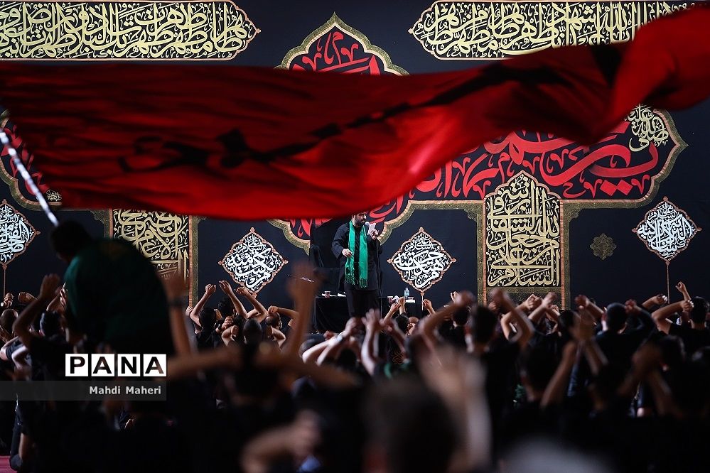 شب سوم محرم در هیئت ریحانه‌الحسین