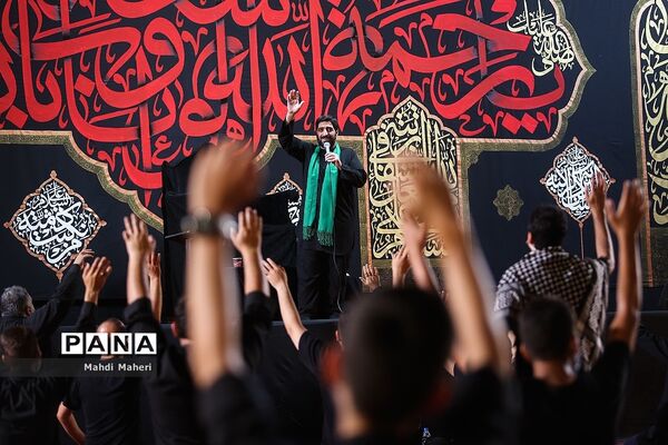 شب سوم محرم در هیئت ریحانه‌الحسین