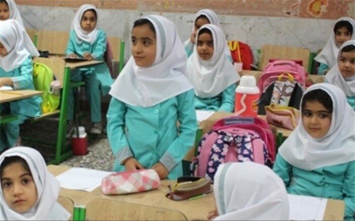 حکیم‌زاده: برای رفع تراکم کلاس‌ها نیاز به معلم بیشتر داریم
