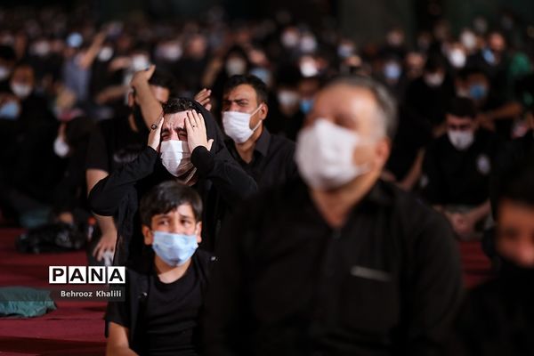 عزاداری حسینی در هیئت ریحانه‌الحسین