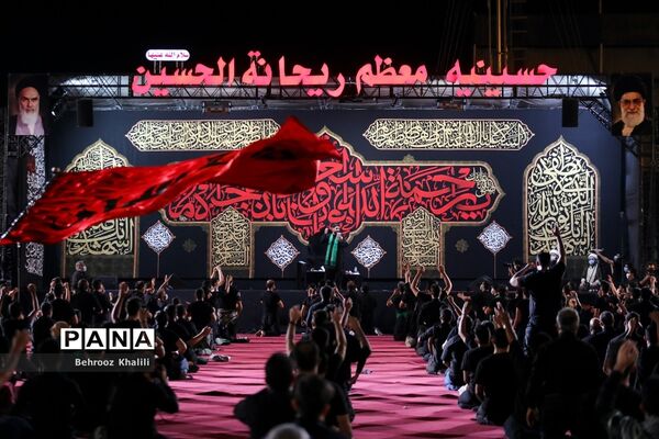 عزاداری حسینی در هیئت ریحانه‌الحسین