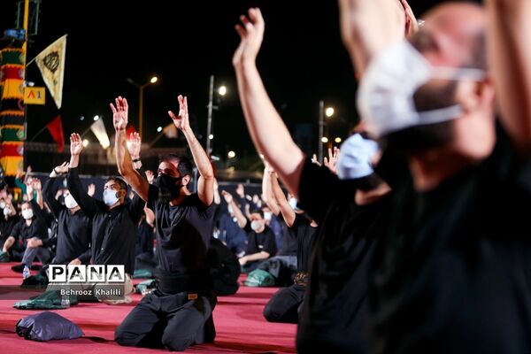 عزاداری حسینی در هیئت ریحانه‌الحسین
