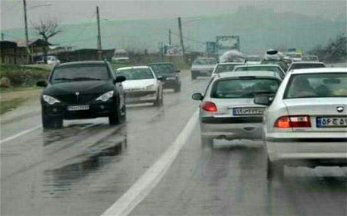 بارش باران در محورهای ۲ استان