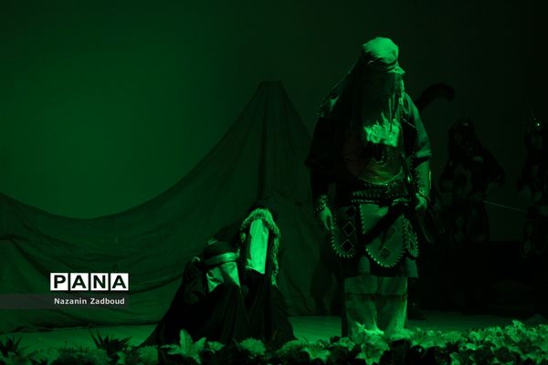 اجرای نمایش حنای خون