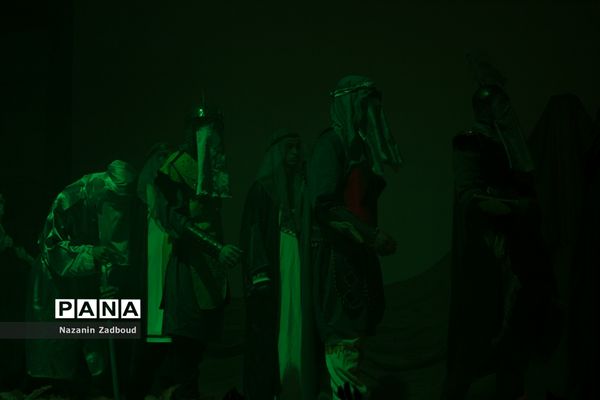 اجرای نمایش حنای خون