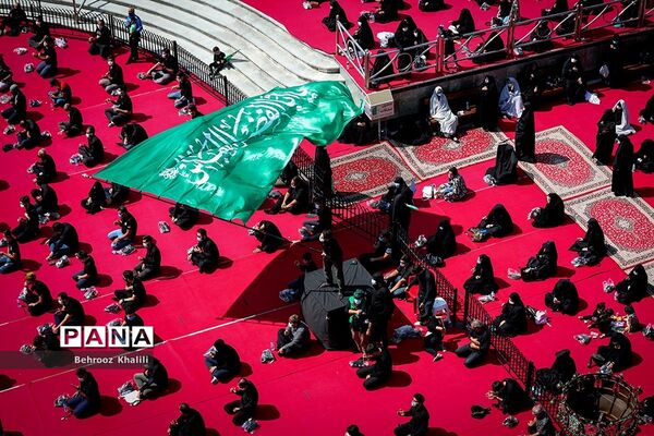 عزاداری ظهر عاشورای حسینی در امام زاده صالح (ع)