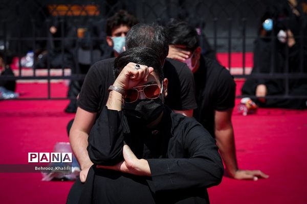 عزاداری ظهر عاشورای حسینی در امام زاده صالح (ع)