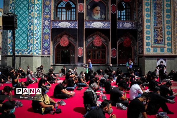 عزاداری ظهر عاشورای حسینی در امام زاده صالح (ع)