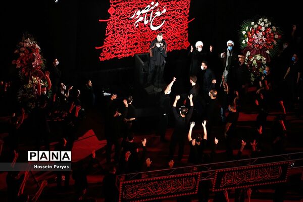 عزاداری شب ششم محرم در امام‌زاده صالح (ع)