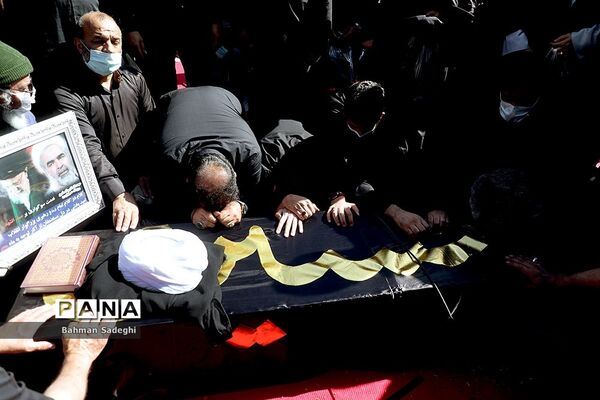 تشییع پیکر حجت الاسلام روح الله حسینیان