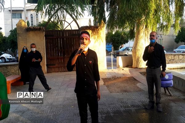 اجرای  مراسم احلی من العسل توسط دانش‌آموزان  به صورت خیابانی در شهرستان کازرون