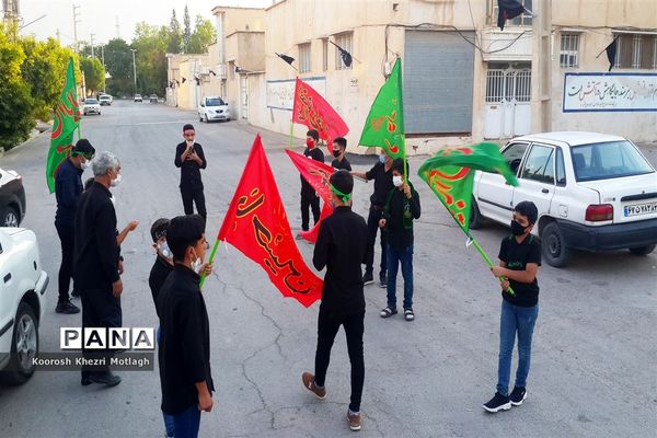 اجرای  مراسم احلی من العسل توسط دانش‌آموزان  به صورت خیابانی در شهرستان کازرون