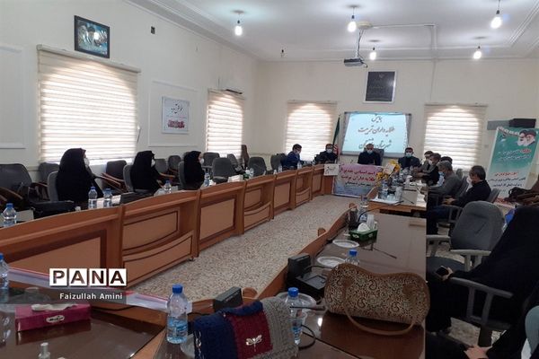 تجلیل از فعالان و طلایه داران تربیت شهرستان دشتستان