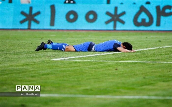 غزل خداحافظی فرهاد مجیدی تلخ شد؛  جام قهرمانی به تراکتور رسید
