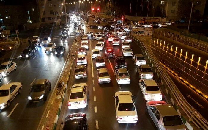 ترافیک سنگین در محورهای آزادراه تهران-قم و آزادراه تهران-شمال