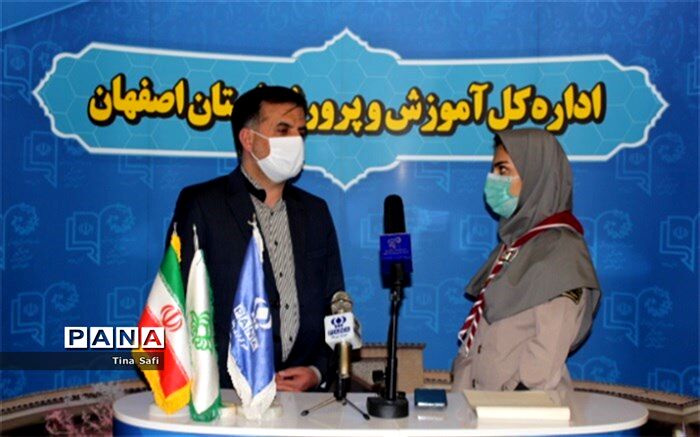 اهدای سیم کارت اختصاصی به دانش آموزان  برای استفاده از شبکه شاد