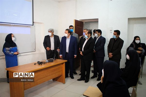 آیین استانی نواختن زنگ آغاز سال تحصیلی در شیراز