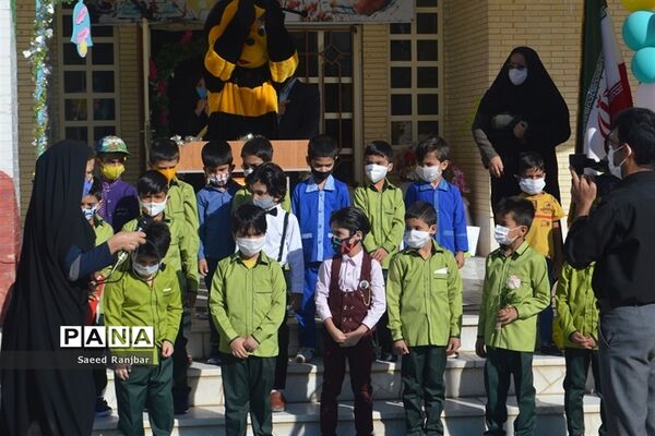 آیین بازگشایی مدارس و نواخته شدن زنگ سال تحصیلی جدید در بافق
