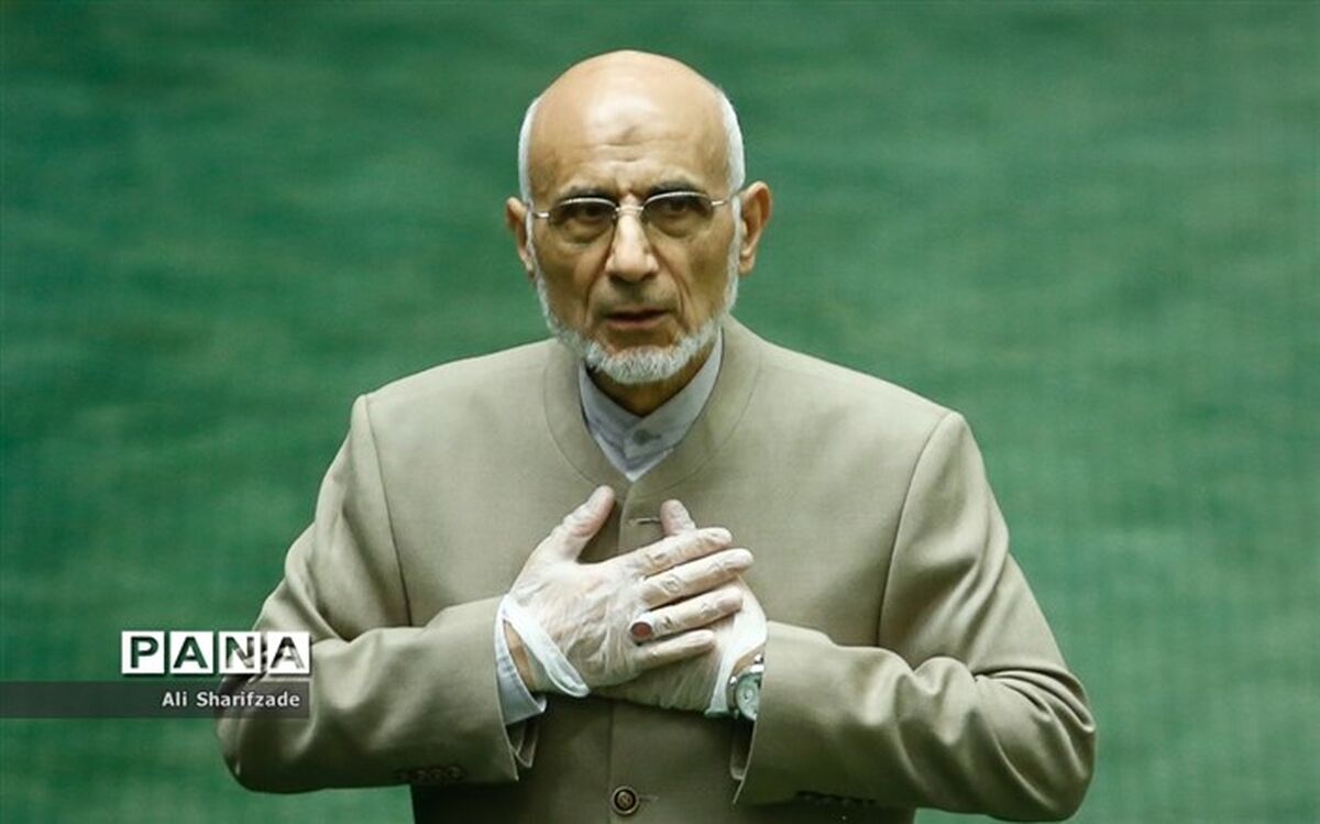 غرق شدن ناجی؛ نگاهی به شنای میرسلیم در دریای سیاست
