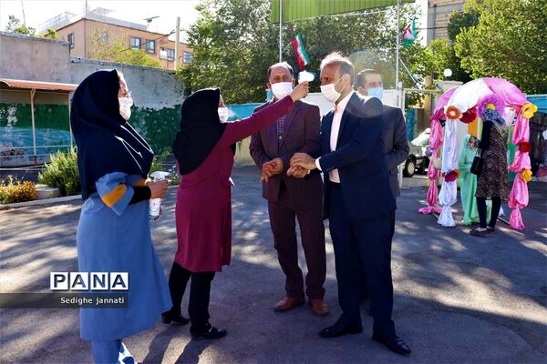 زنگ شکوفه ها در مدارس آباده