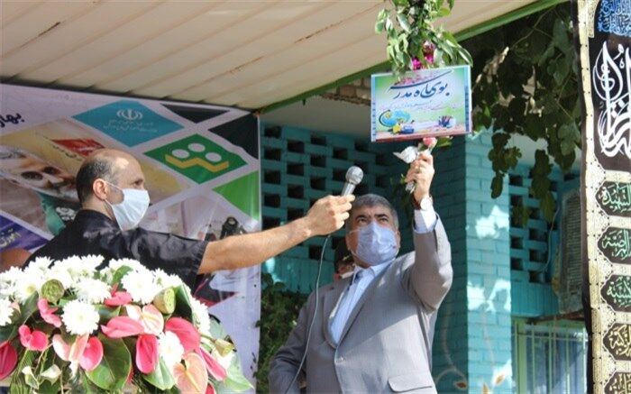ضرورت تقویت ارتباط عاطفی بین معلمان و دانش‌آموزان با حمایت والدین